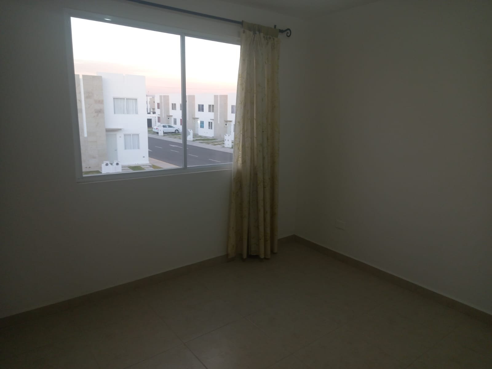 Casa San Miguel Nueva en Renta Fraccionamiento Sendas Residencial. Querétaro